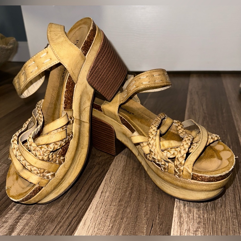 Pierre Dumas Wedges